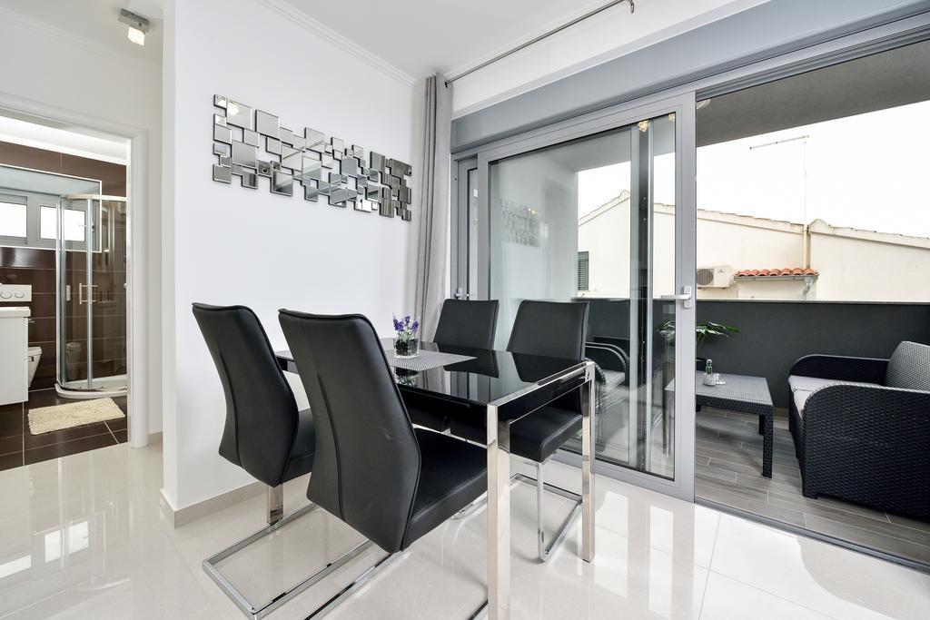 Apartments Sun Resort Nikolina บาร์บินเย ภายนอก รูปภาพ